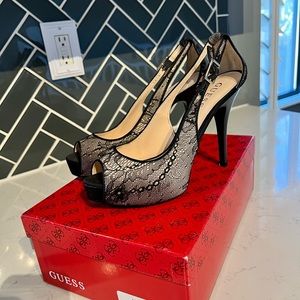 Guess lace pumps